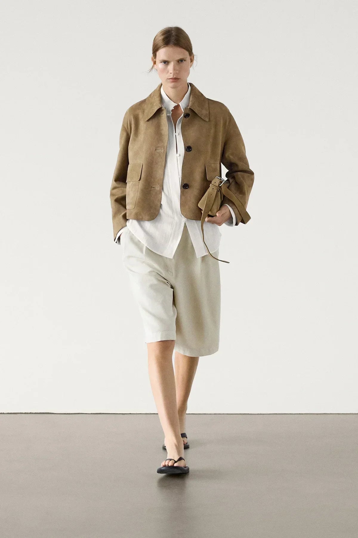 Giacca da donna Laurel - Corta in pelle scamosciata beige, elegante, minimalista e urbana