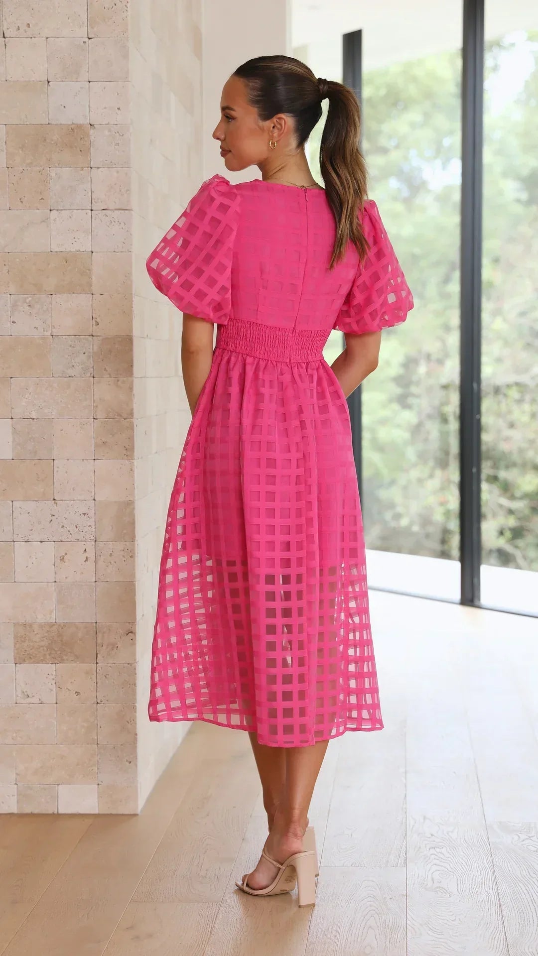 Abito midi da donna Mylene - Elegante abito a quadri con volume e colori vivaci