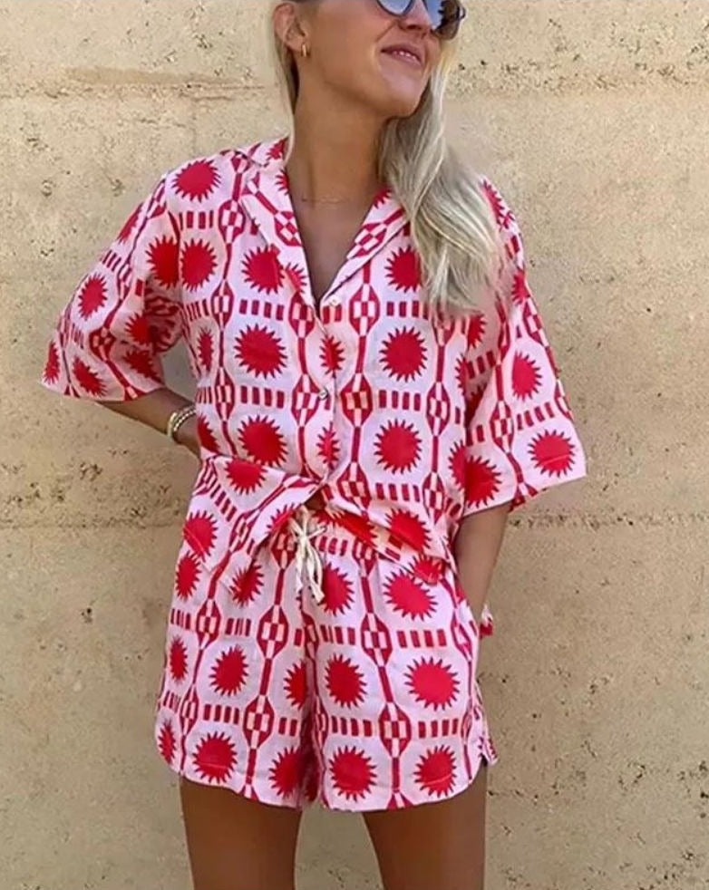 Completo da donna Giselle - Completo estivo in lino a due pezzi con stampa geometrica e vestibilità comoda