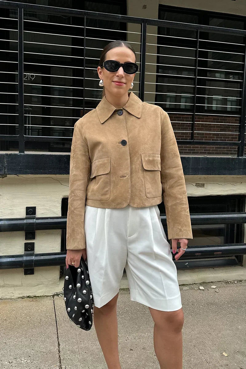 Giacca da donna Laurel - Corta in pelle scamosciata beige, elegante, minimalista e urbana