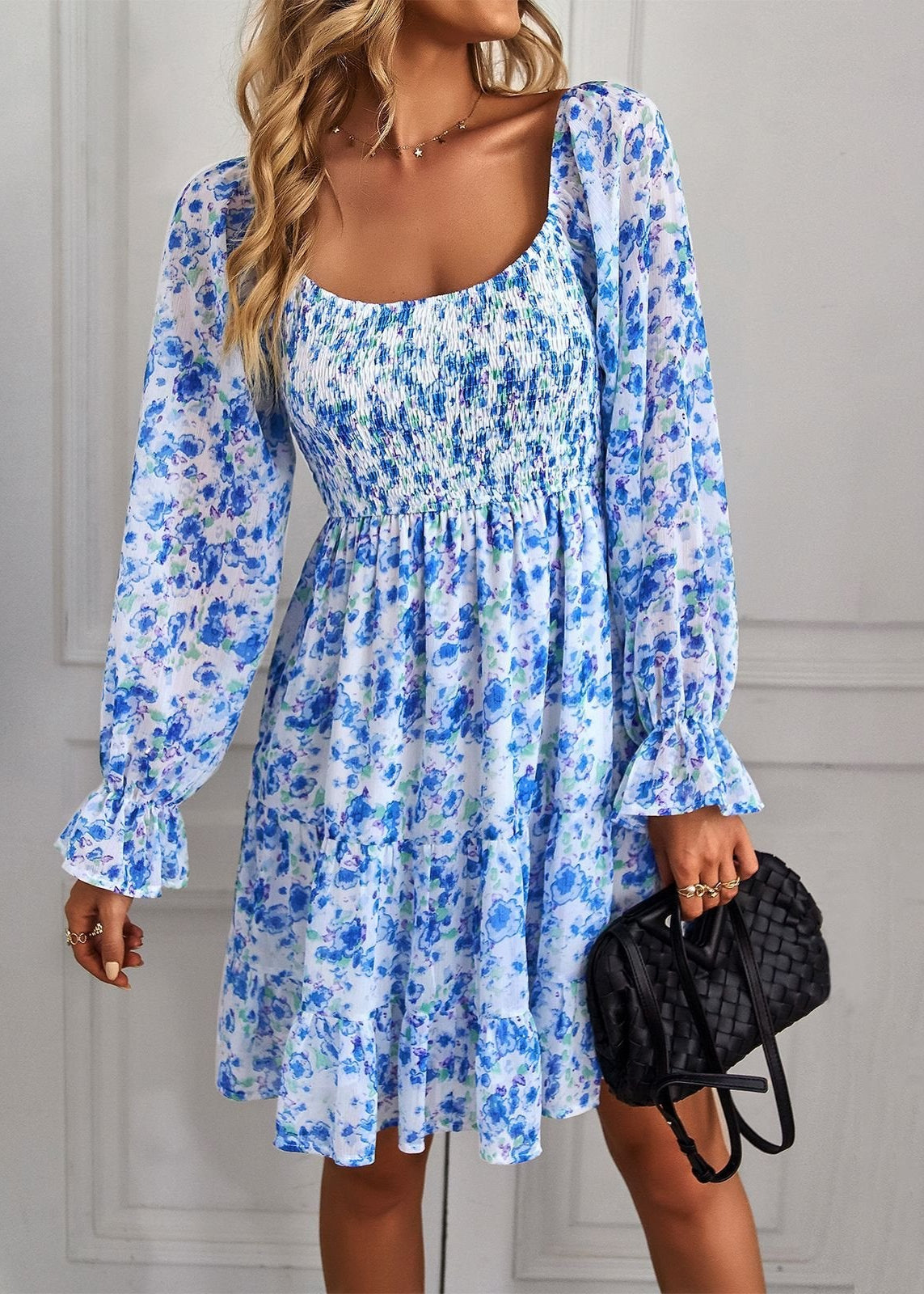 Aria Robe Midi Femme – Robe Fleurie avec Volants, Encolure en U & Coupe Cintrée Estivale