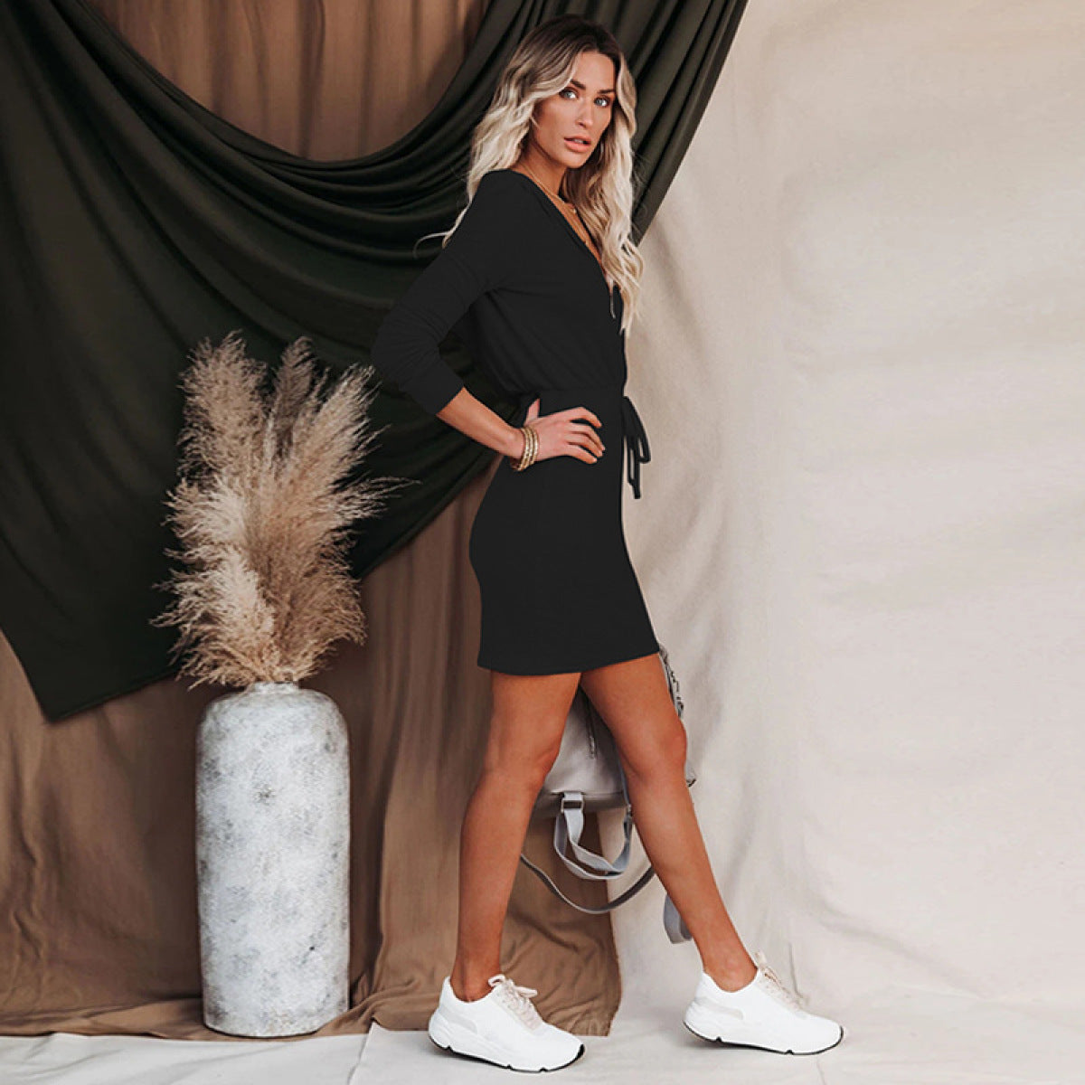 Robe Sweat à Capuche Femme Alie – Robe Mini à Manches Longues avec Fermeture Éclair & Style Sport Chic