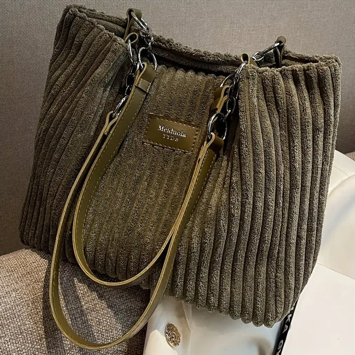 Borsa shopper da donna Amanda - Elegante borsa in velluto a coste con ampio spazio e tracolla regolabile