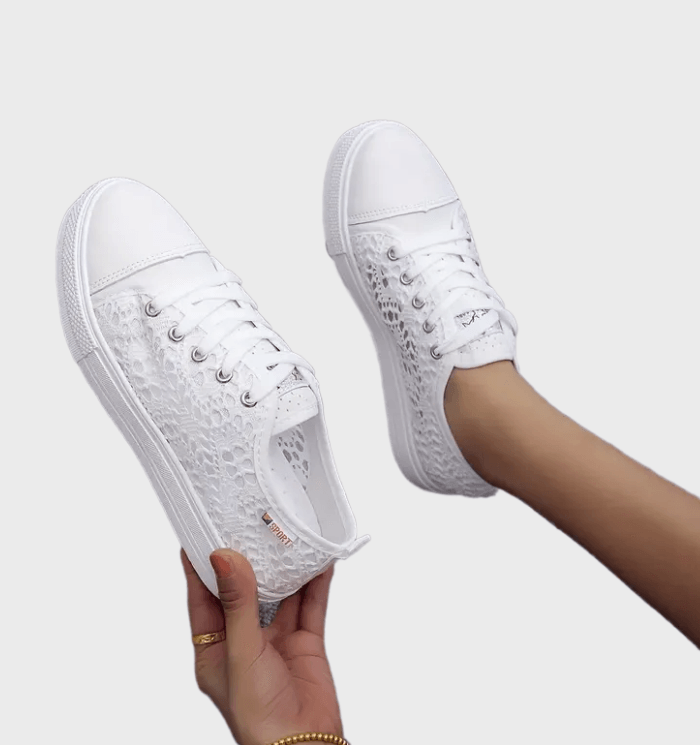Sneakers basse da donna Alena - Scarpe bianche con lacci, design traspirante e suola antiscivolo