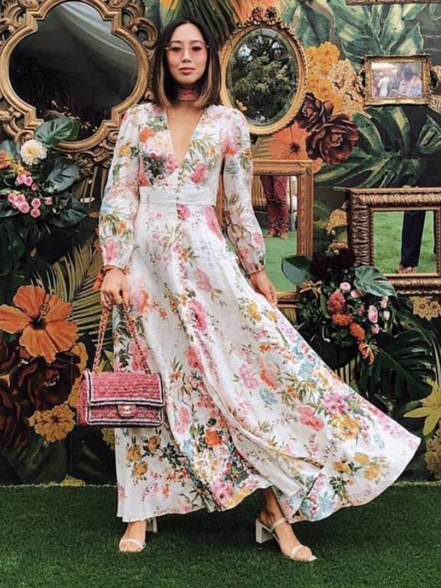 Abito bohémien da donna Sarina - Abito lungo bianco floreale con scollo a V, bottoni e maniche lunghe