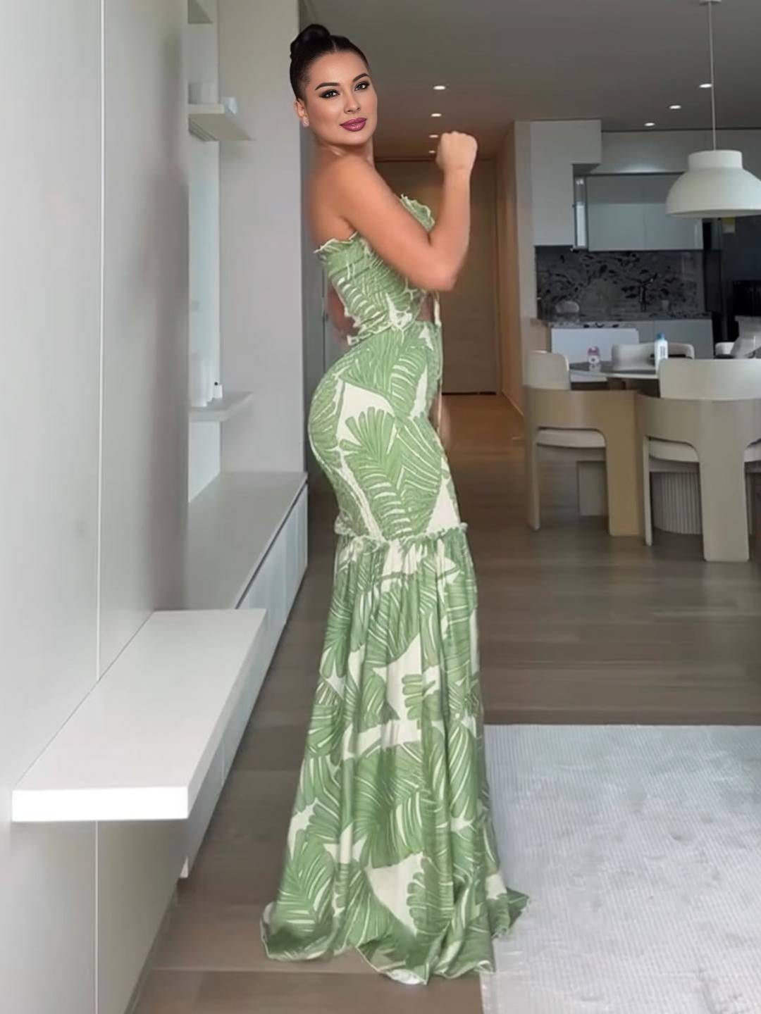 Abito estivo da donna Lucy - Abito lungo aderente senza maniche con stampa floreale e design con scollo all'americana