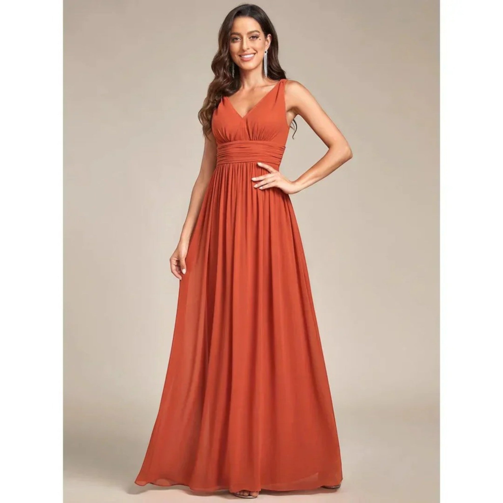 Abito elegante Gilda con scollo a V – Raffinatezza e femminilità in ogni occasione speciale