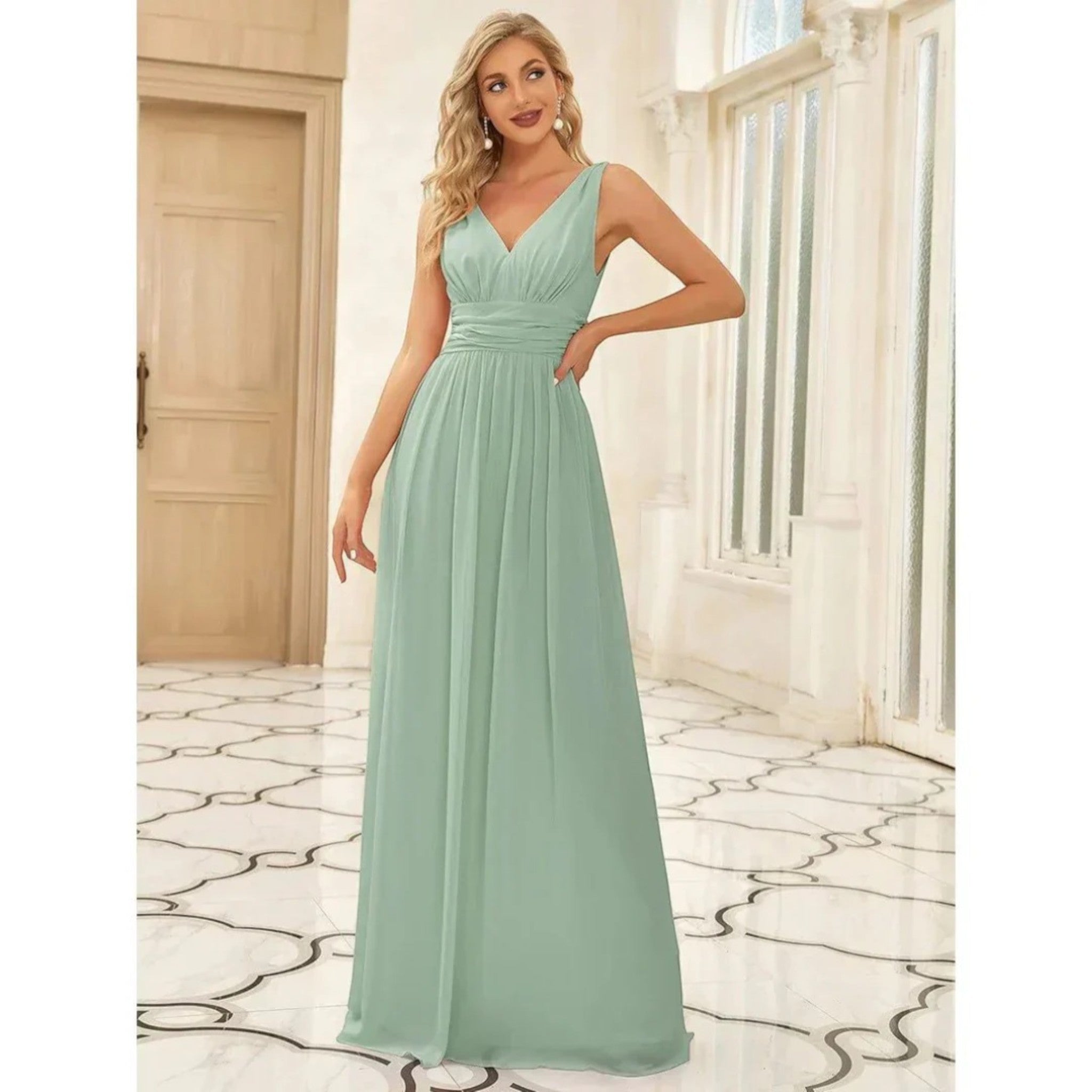 Abito elegante Gilda con scollo a V – Raffinatezza e femminilità in ogni occasione speciale