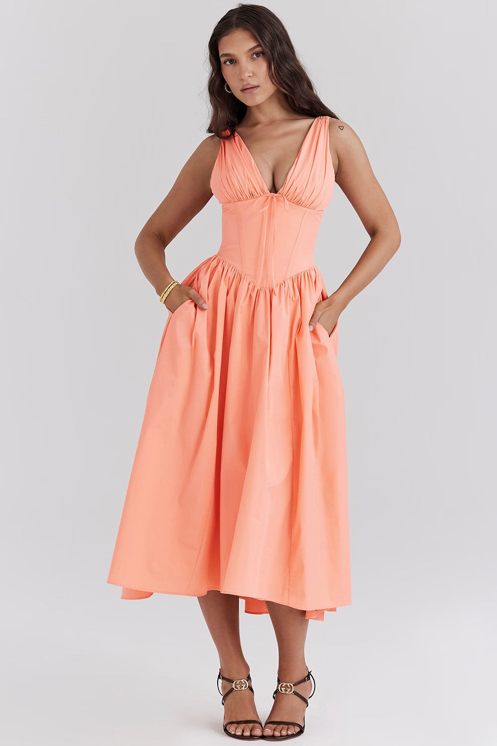 Abito estivo da donna Mika – Elegante abito floreale con vestibilità aderente e pratiche tasche
