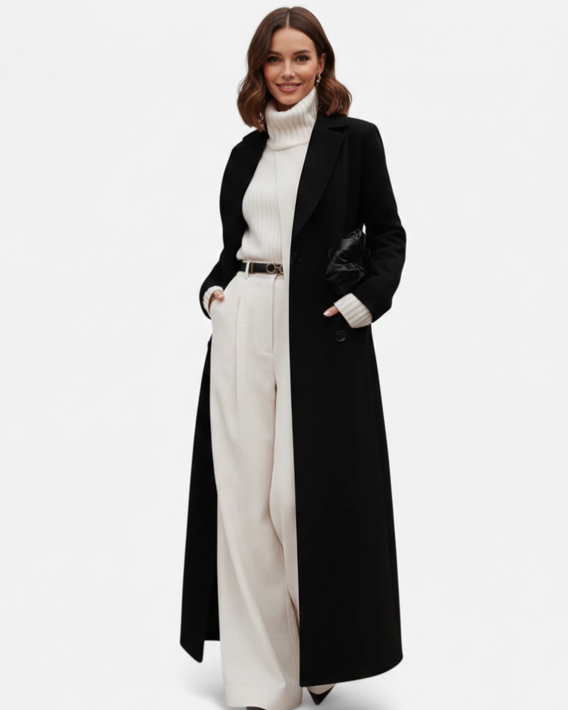 Isolde Lang Frakke Sort Kvinde – Elegant Snit med Klassisk Reverskrave & Chic Knaplukning