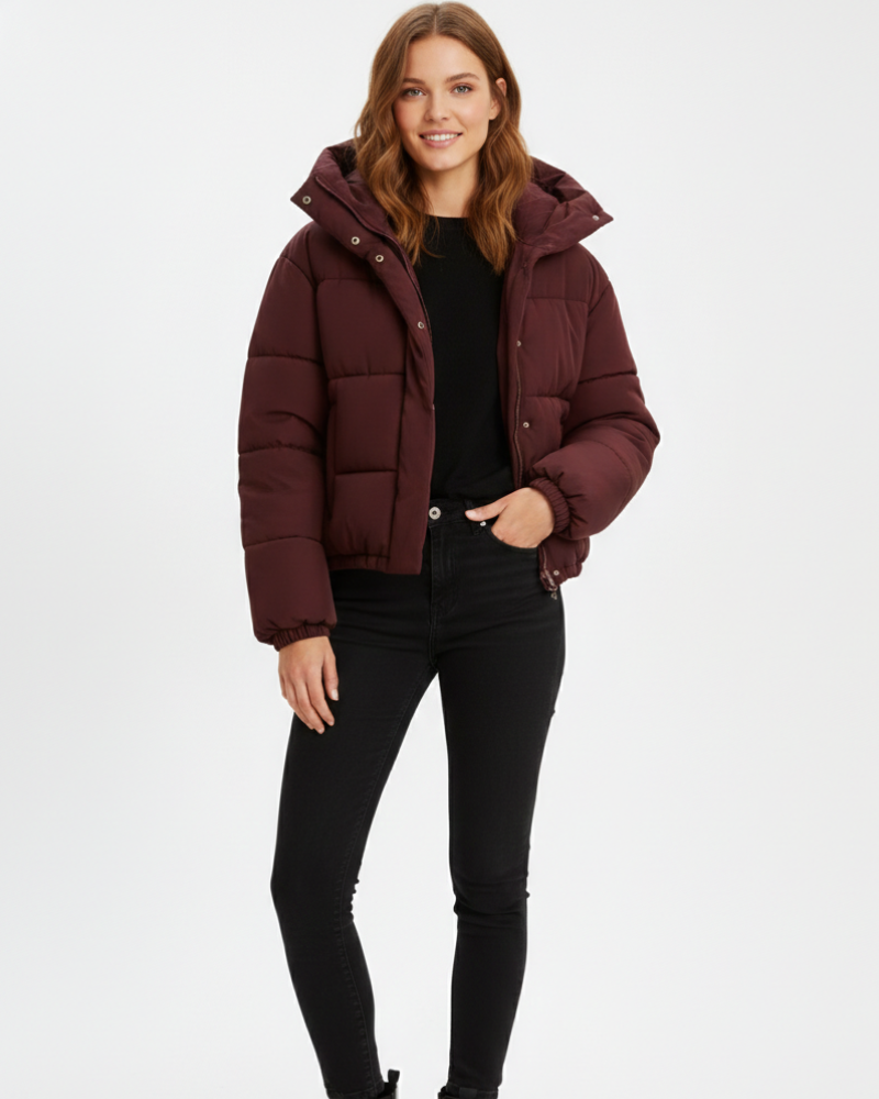 Ruffa Kurtka Pikowana Damska – Krótki Krój, Duży Kaptur i Wygodne Ciepło