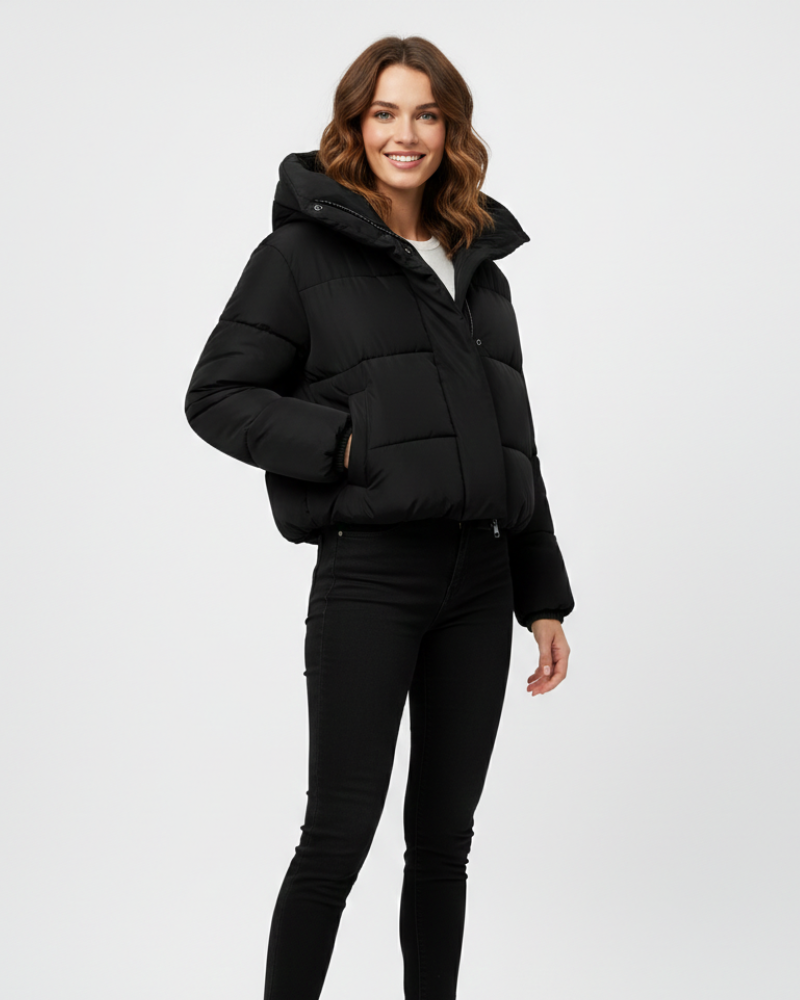 Ruffa Kurtka Pikowana Damska – Krótki Krój, Duży Kaptur i Wygodne Ciepło