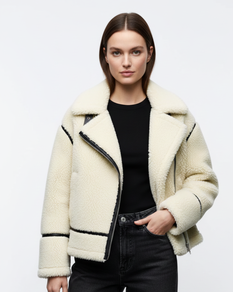 Aurora Palton Teddy pentru Femei – Jachetă Moale Bej cu Croială Lejeră și Stil Confortabil