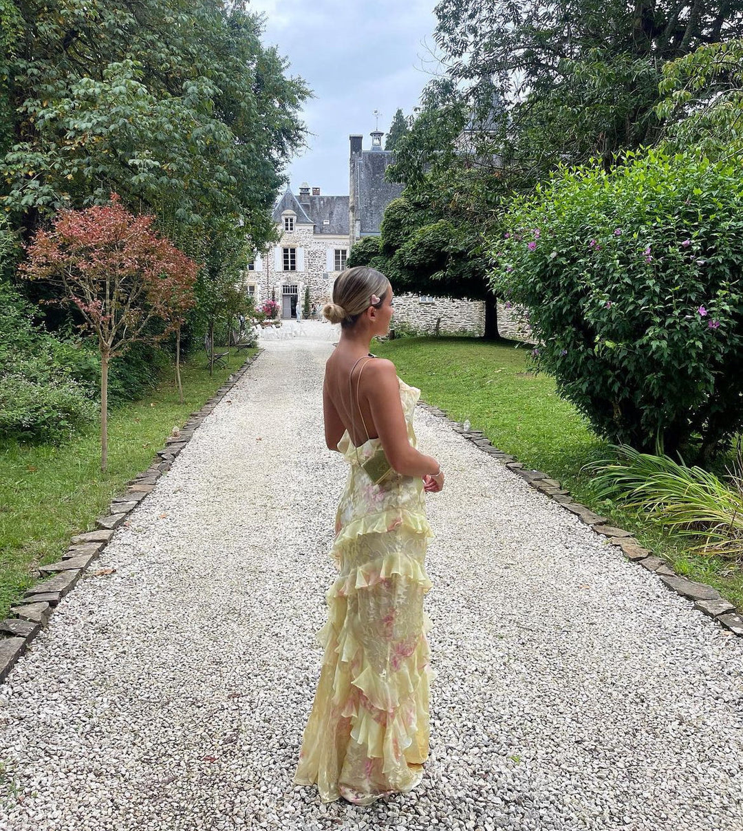Abito lungo da donna Estella - Elegante abito con volant, schiena scoperta e vestibilità fluida