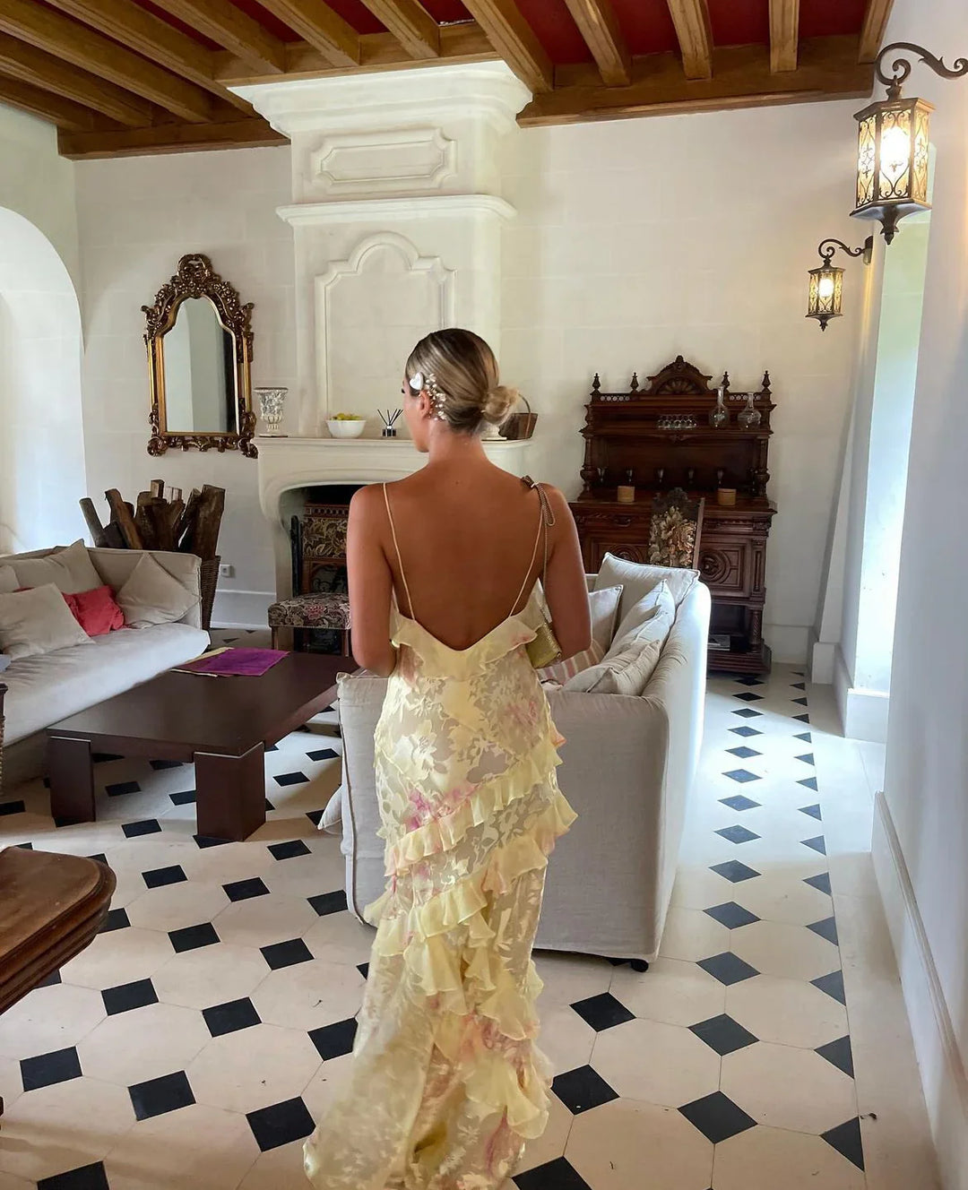 Abito lungo da donna Estella - Elegante abito con volant, schiena scoperta e vestibilità fluida