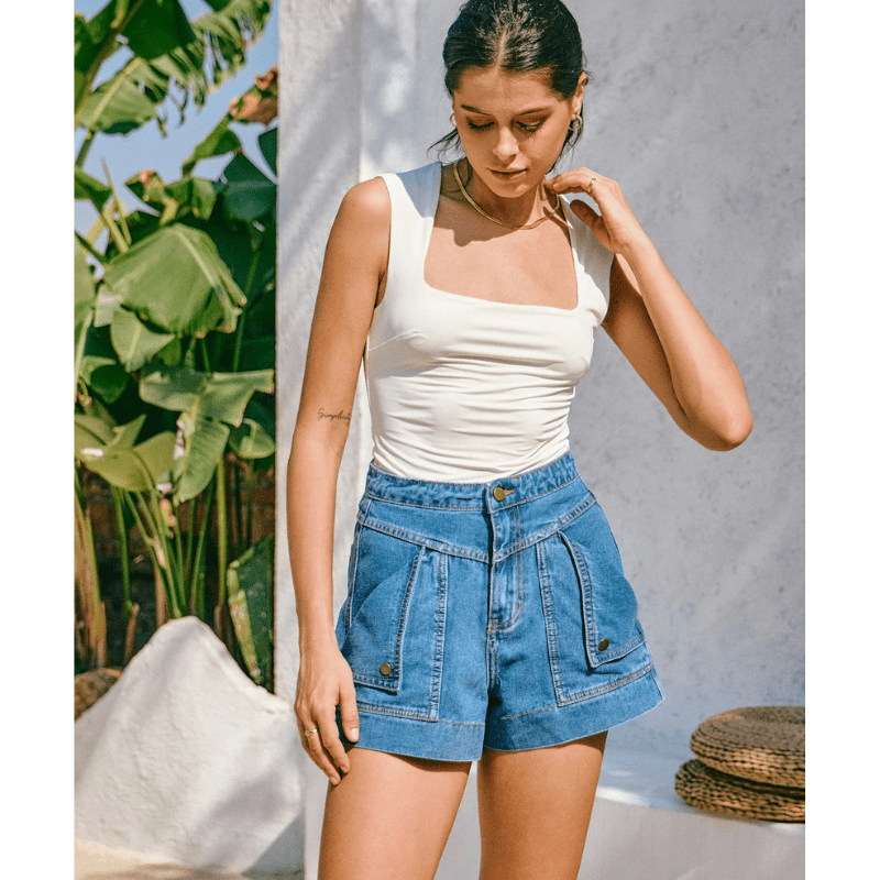 Pantaloncini cargo Rada Looksy: vita alta lusinghiera e tasche cargo estive alla moda