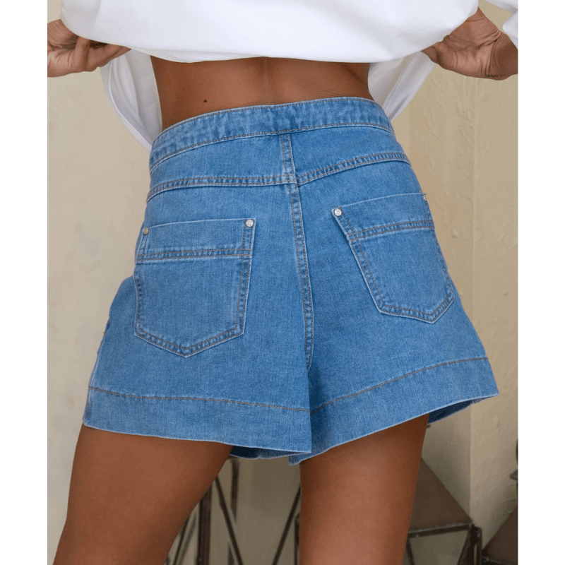 Pantaloncini cargo Rada Looksy: vita alta lusinghiera e tasche cargo estive alla moda
