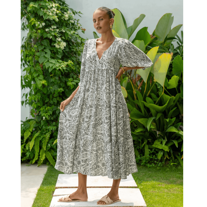 Abito lungo Rosina Looksy – Stampa bohémien astratta e vestibilità fluida a strati