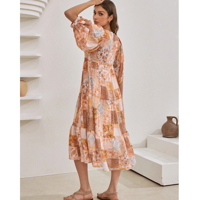 Abito lungo Rosina Looksy – Stampa bohémien astratta e vestibilità fluida a strati