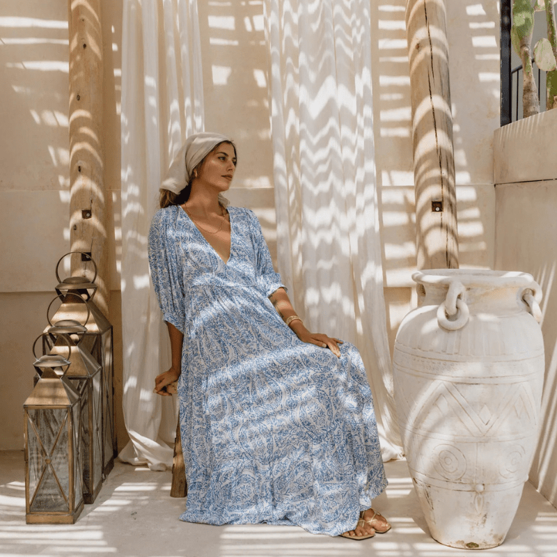Abito lungo Rosina Looksy – Stampa bohémien astratta e vestibilità fluida a strati