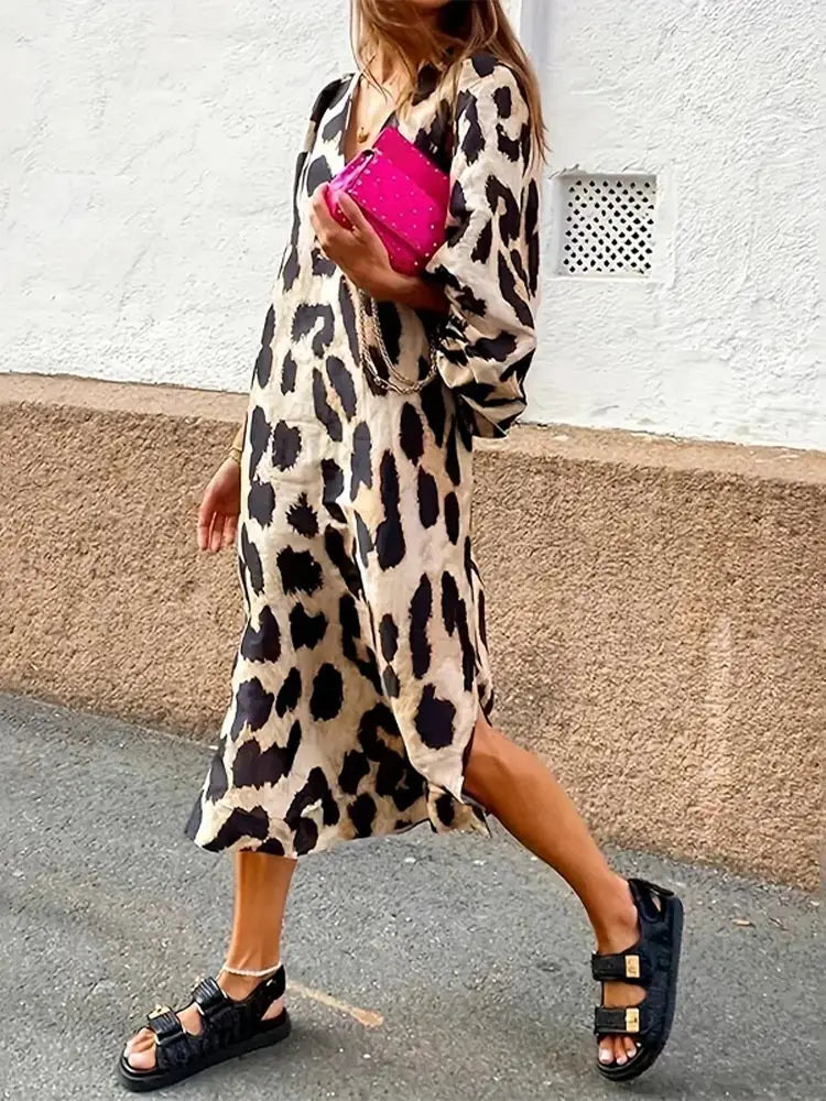 Amora Robe Midi Femme – Robe Léopard Légère avec Manches 3/4 & Coupe Ample pour Toutes les Occasions