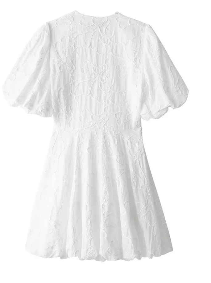 Lola Elegant White Dress – Abito da donna con volant ricamati e dettagli raffinati