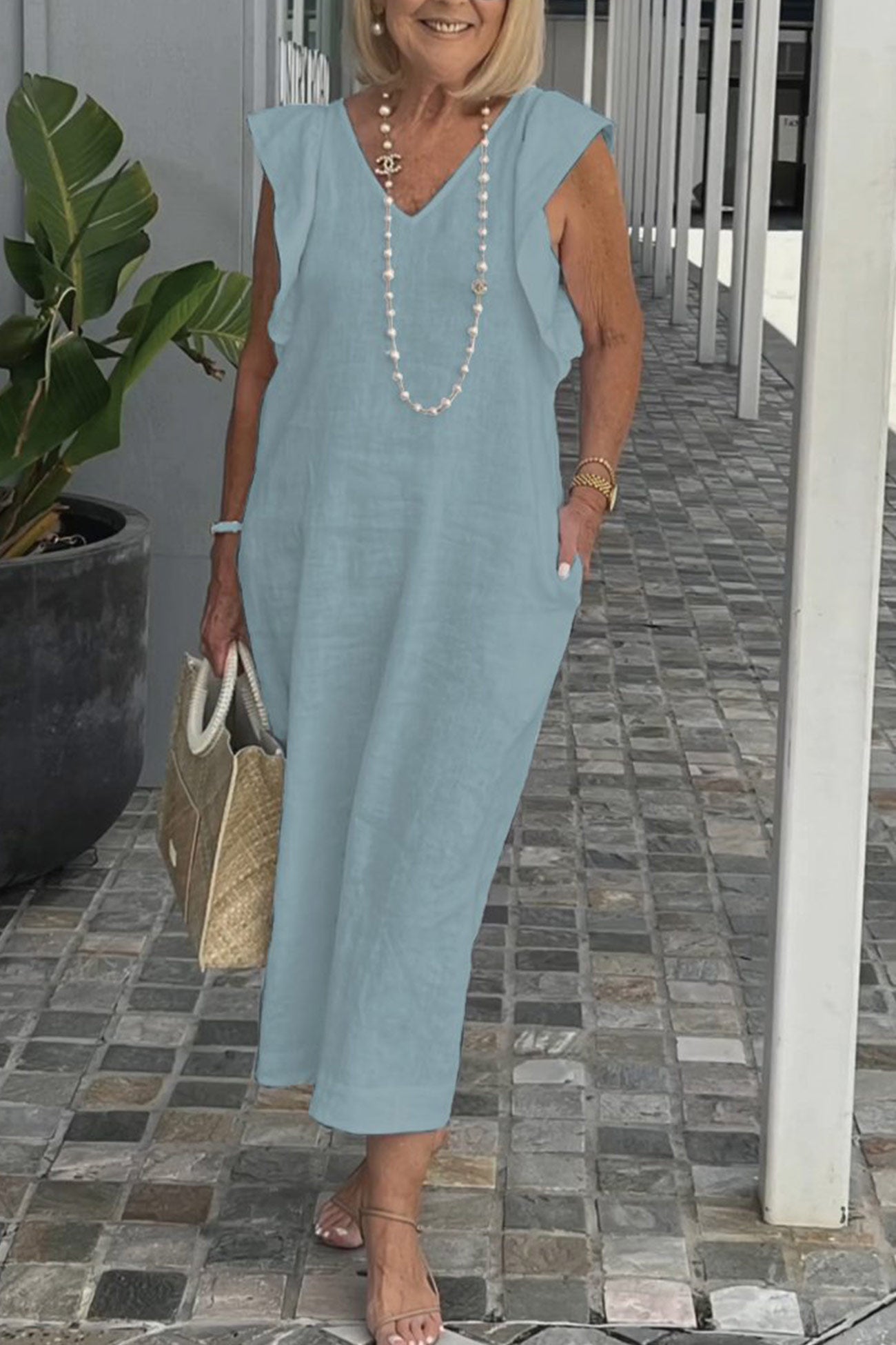 Abito in lino da donna Elise - Abito midi senza maniche con scollo a V e volant