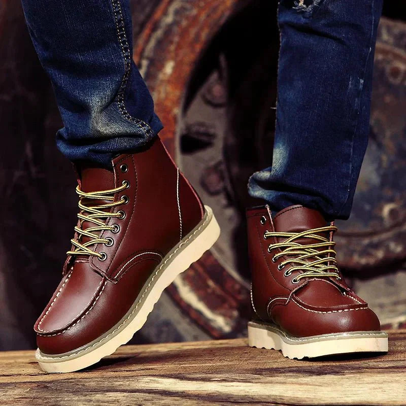 Sandro Bottes d’Hiver en Cuir pour Homme – Bottes Hautes Rétro à Lacets avec Coupe Premium