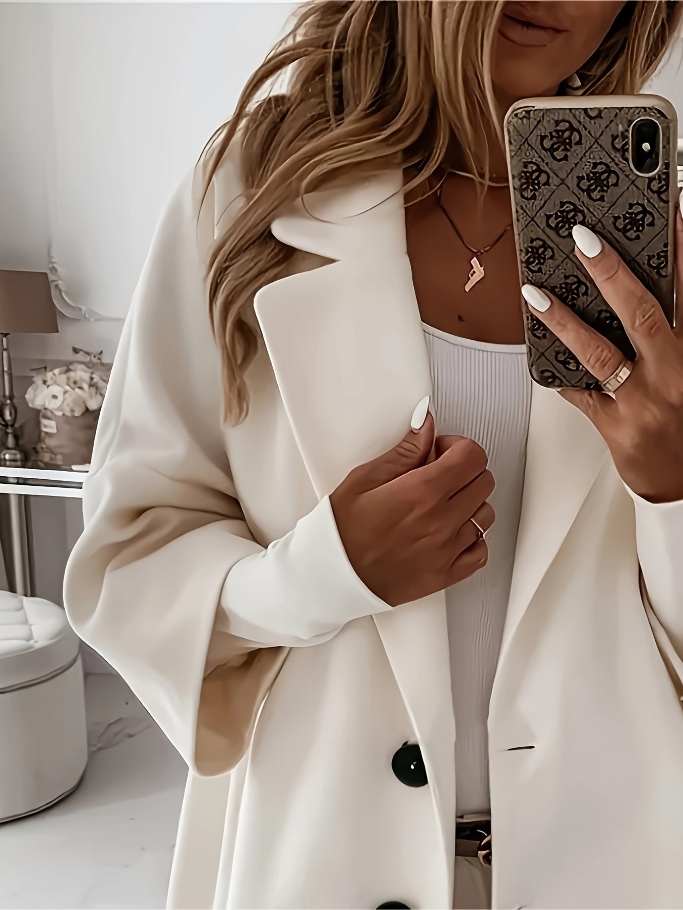 Vivienne Γυναικείο Παλτό Βερίκοκο – Κομψή και Ανεπίσημη Γραμμή με Κλασικό Γιακά με Γιακά και Μαύρα Κουμπιά