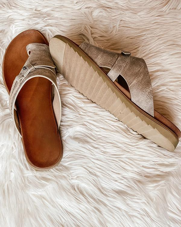 Sandales Slide Femme Lyca – Mules en Cuir Végan avec Semelle Confort & Design Minimaliste