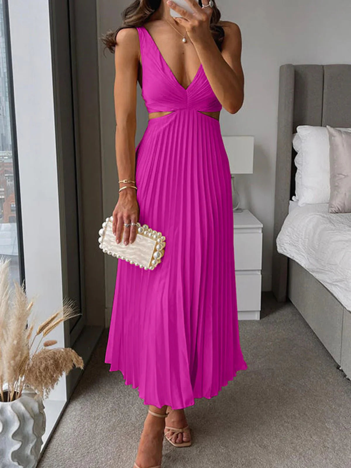 Abito in raso da donna Mila – Elegante abito midi con scollo a V, pieghe raffinate e vestibilità lussuosa