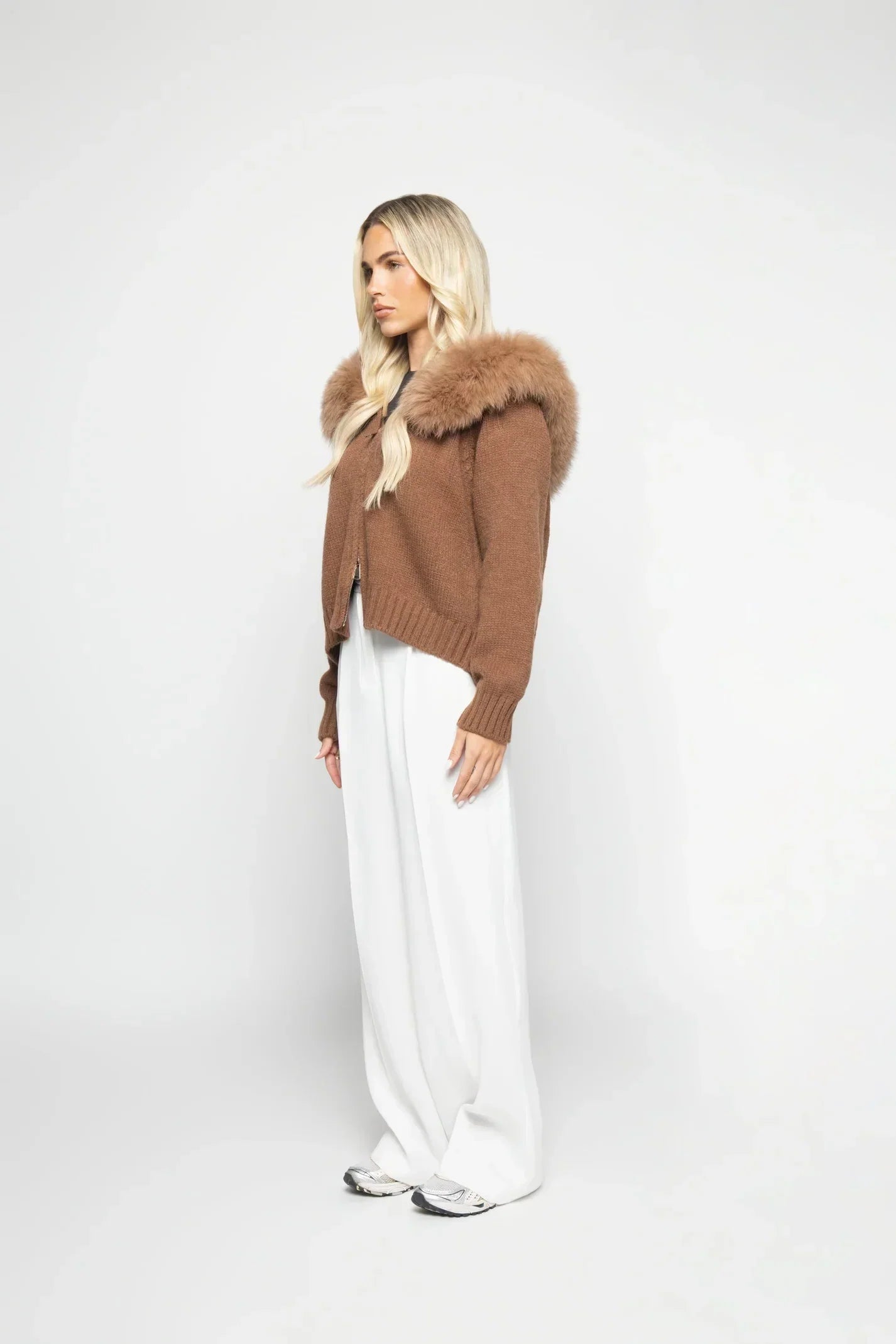 Giacca da donna Janelle – Elegante giacca in lana con cappuccio foderato in pelliccia