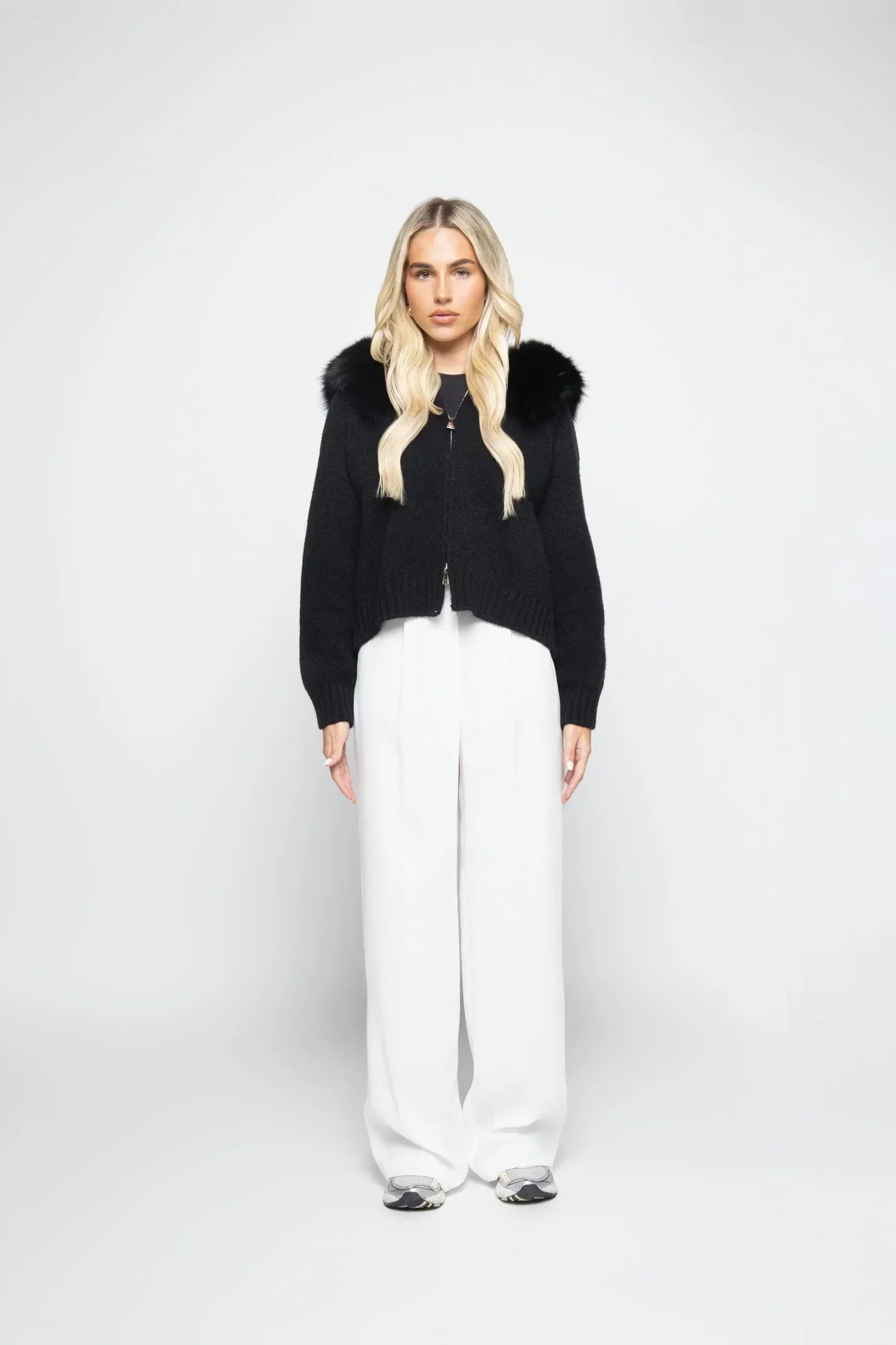 Giacca da donna Janelle – Elegante giacca in lana con cappuccio foderato in pelliccia