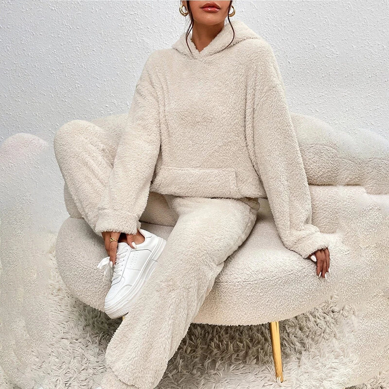 Sloane Ensemble Femme – Pyjama en Polaire Douce avec Capuche & Pantalon Ample pour l’Hiver