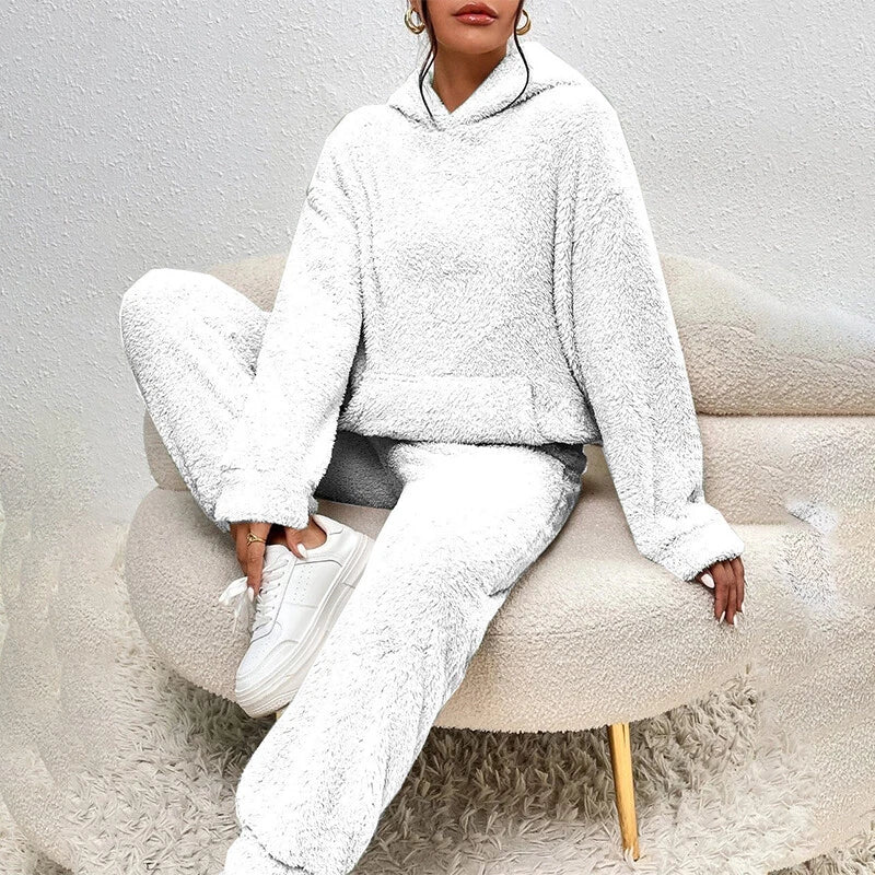 Sloane Ensemble Femme – Pyjama en Polaire Douce avec Capuche & Pantalon Ample pour l’Hiver