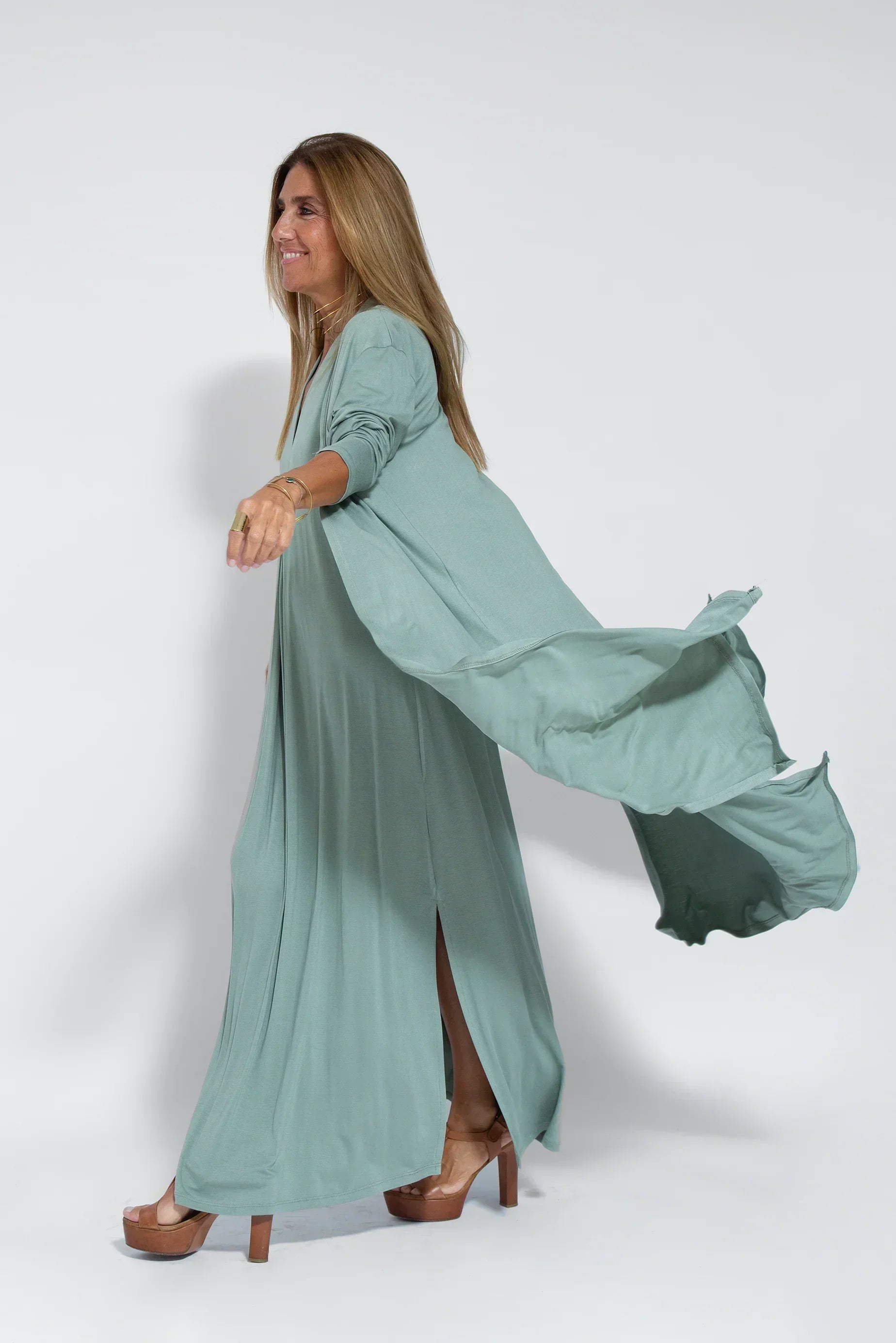 Completo da donna Ayania: elegante abito e gilet in cotone con vestibilità aderente ed effetto tubino