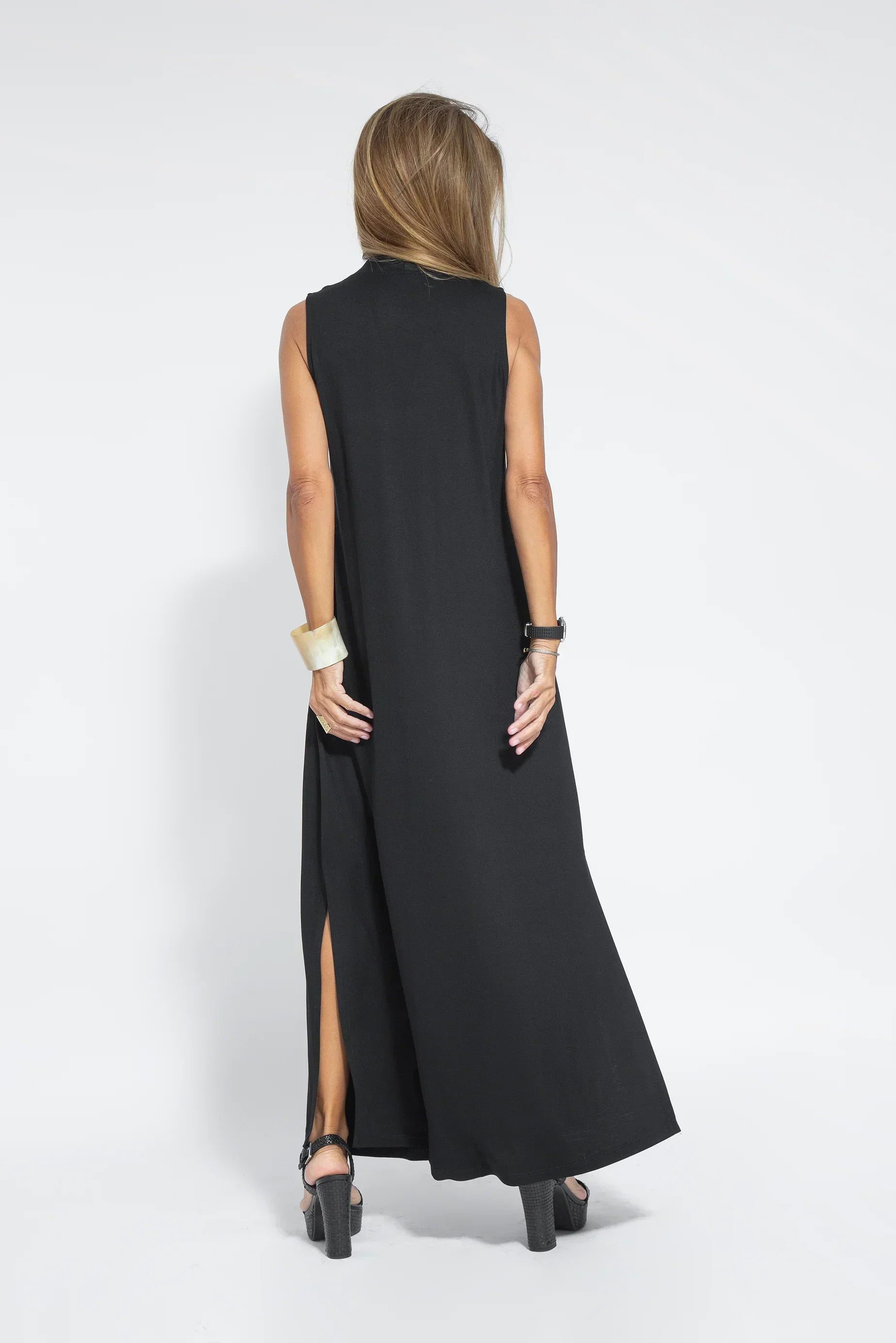 Completo da donna Ayania: elegante abito e gilet in cotone con vestibilità aderente ed effetto tubino