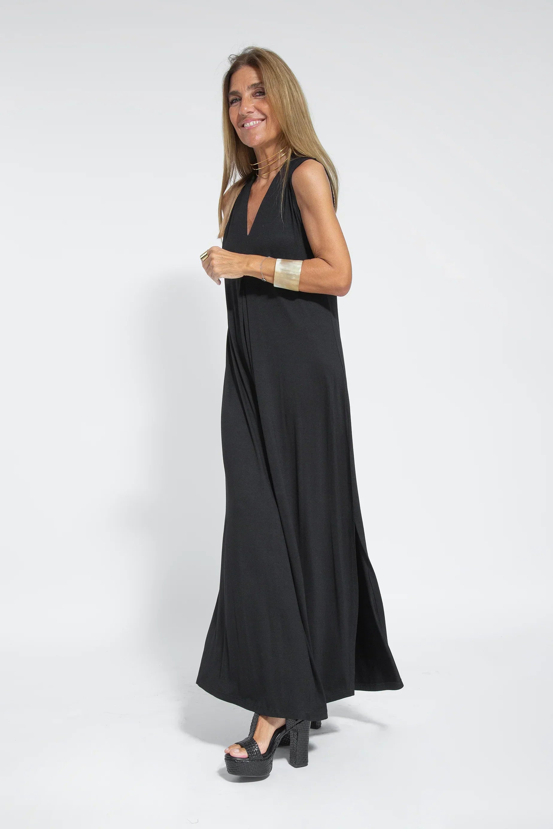Completo da donna Ayania: elegante abito e gilet in cotone con vestibilità aderente ed effetto tubino
