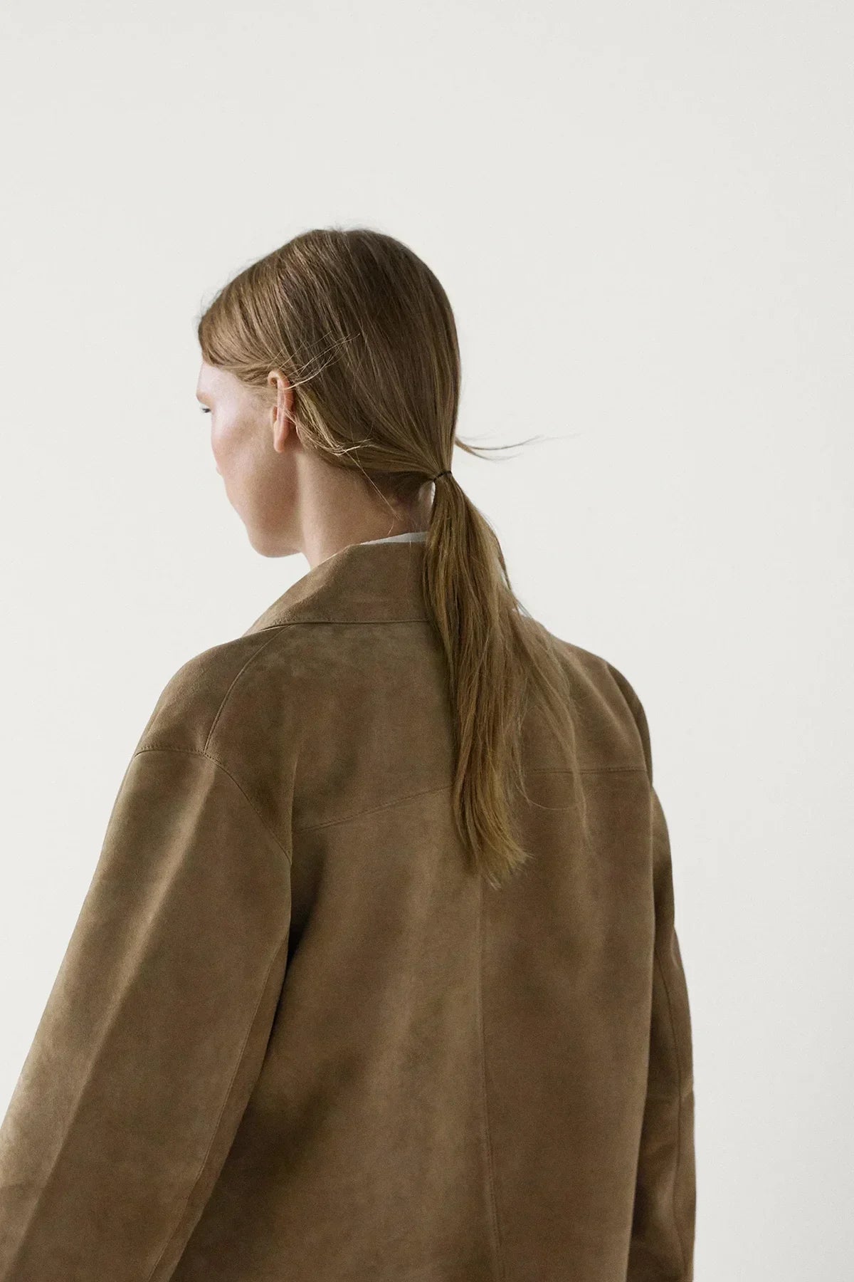 Giacca da donna Laurel - Corta in pelle scamosciata beige, elegante, minimalista e urbana