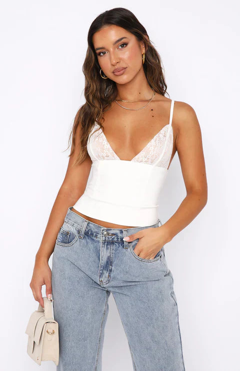 Top da donna Isabelle – Elegante design in pizzo con dettagli lussuosi e vestibilità comoda