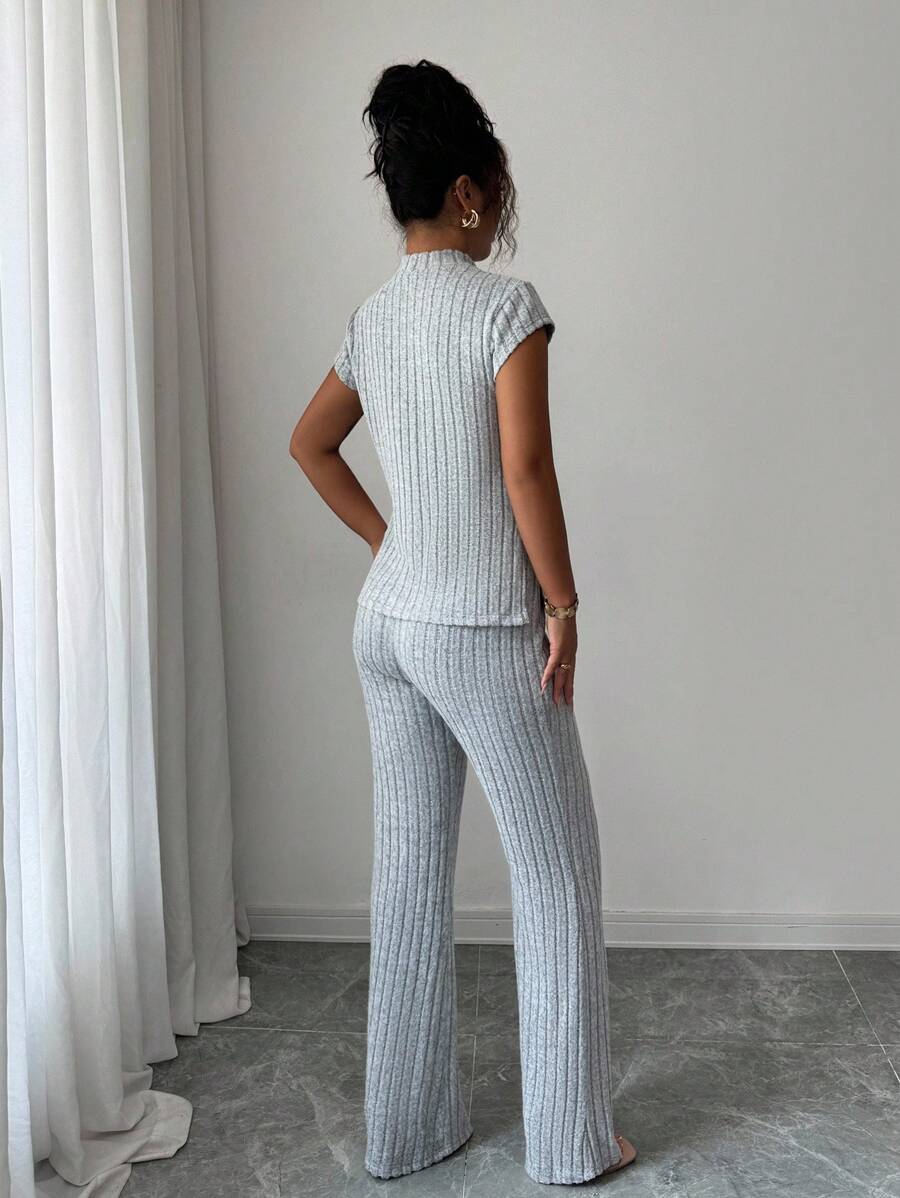 Remi Ensemble Femme – Ensemble Côtelé Deux Pièces Chic avec Haut Ajusté & Pantalon Moderne