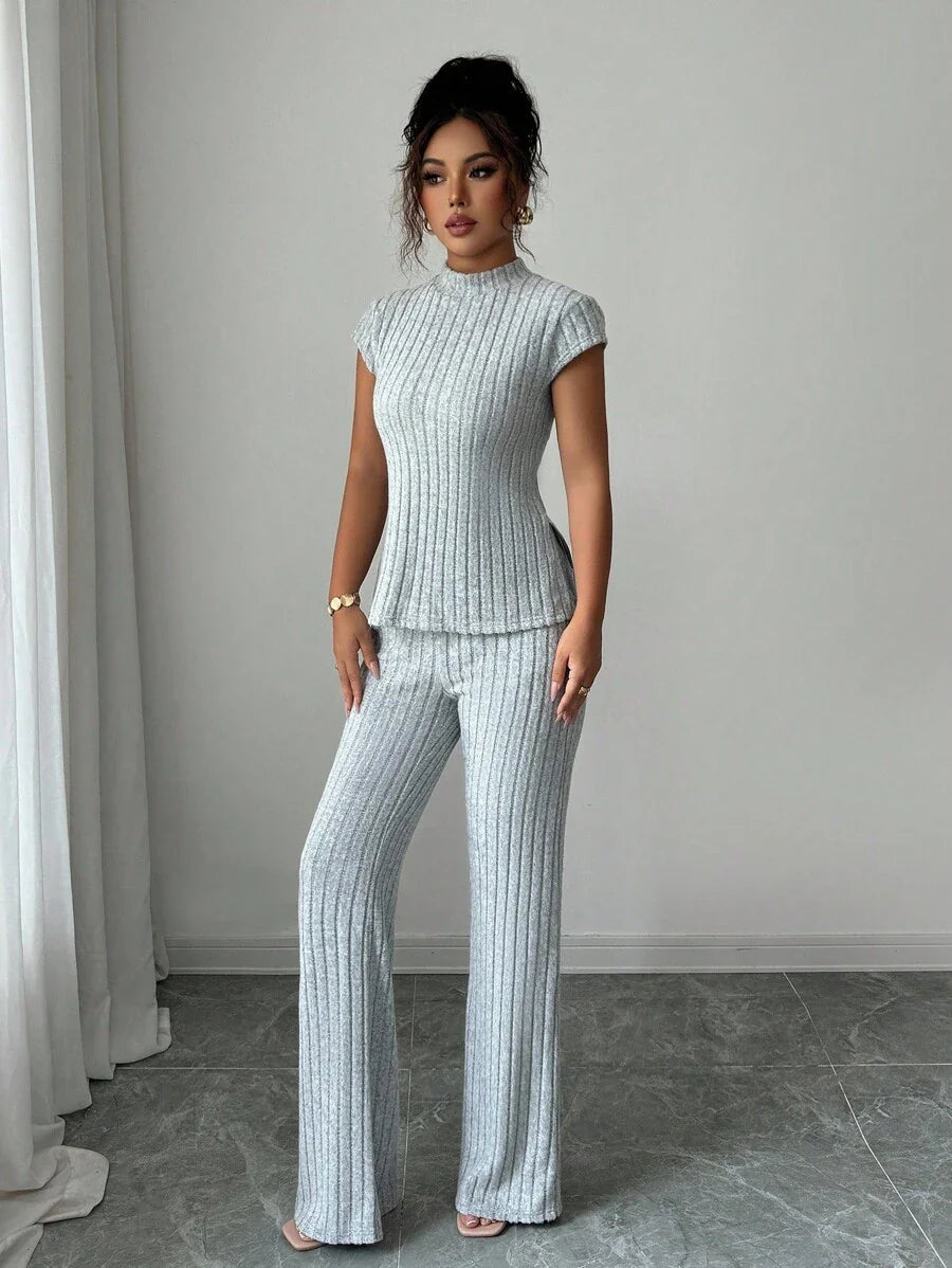 Remi Ensemble Femme – Ensemble Côtelé Deux Pièces Chic avec Haut Ajusté & Pantalon Moderne