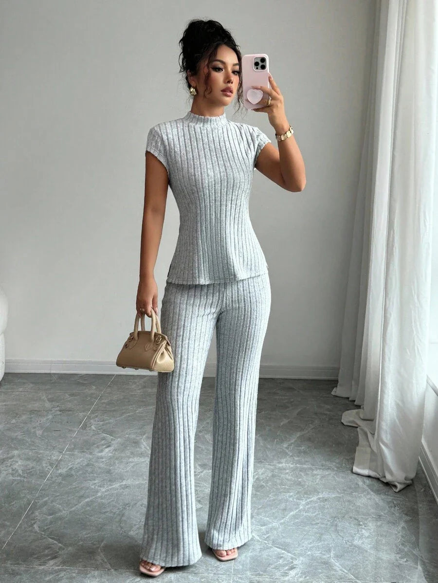 Remi Ensemble Femme – Ensemble Côtelé Deux Pièces Chic avec Haut Ajusté & Pantalon Moderne