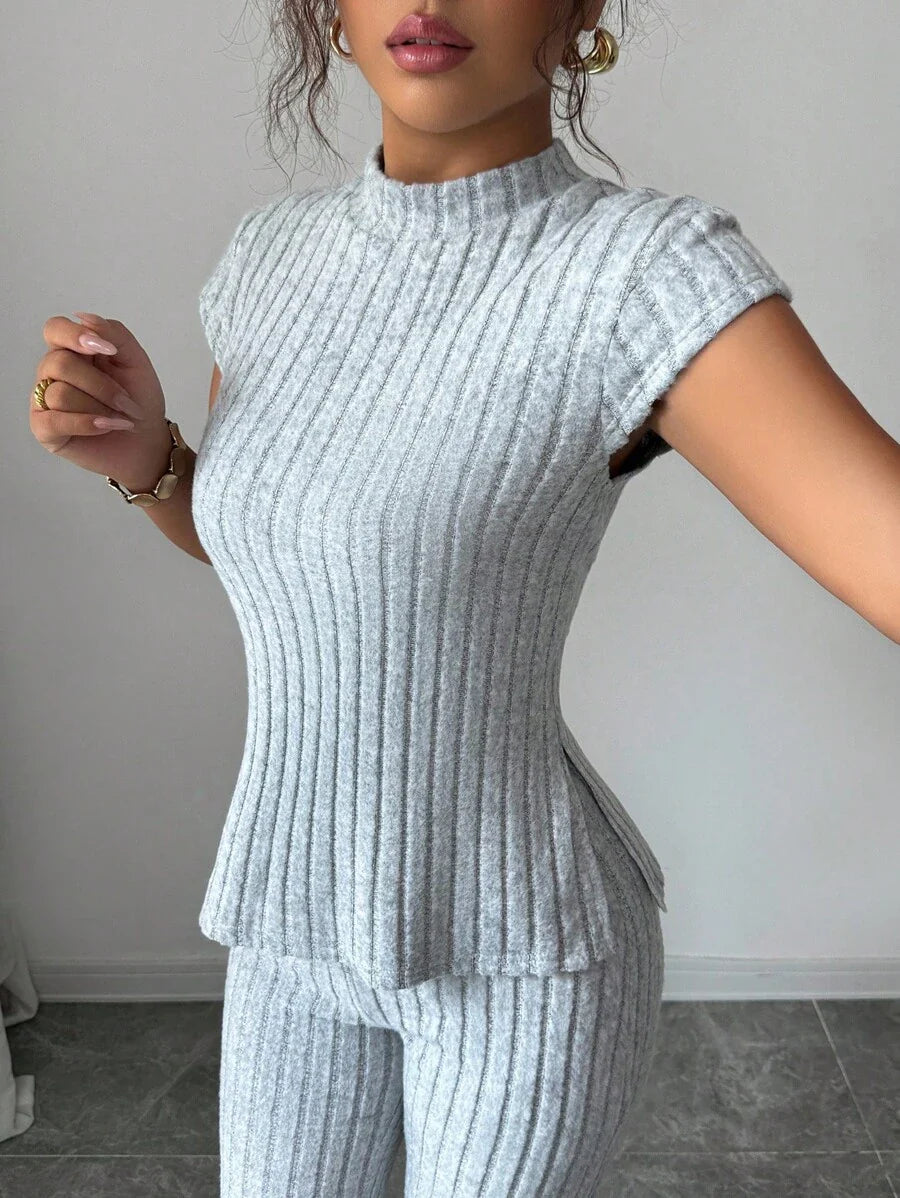 Remi Ensemble Femme – Ensemble Côtelé Deux Pièces Chic avec Haut Ajusté & Pantalon Moderne