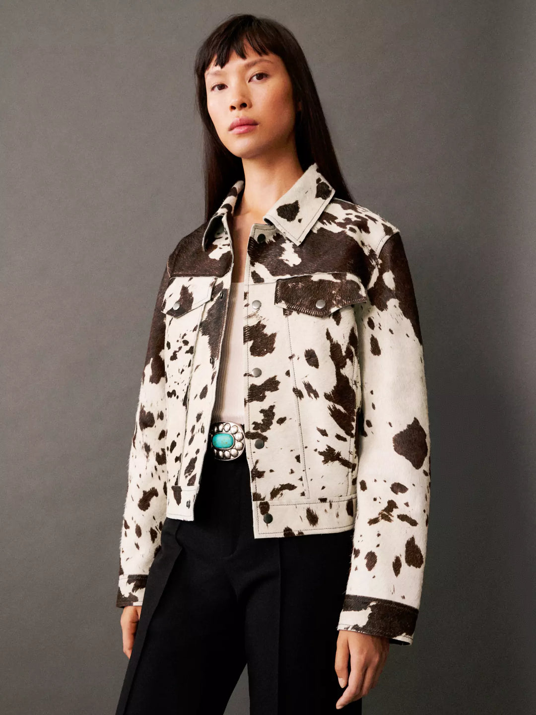 Giacca Claudia Cow Print: audace, trendy e originale per un look unico