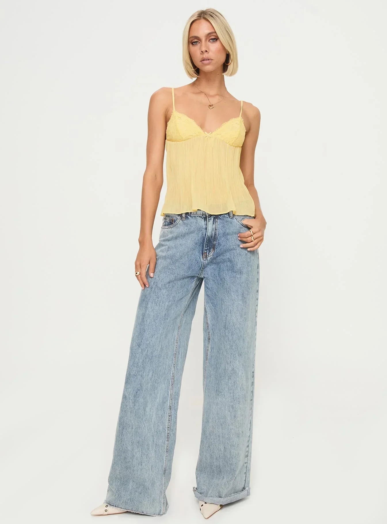 Top da donna Hedwig – Top leggero in pizzo con spalline regolabili e dettagli eleganti
