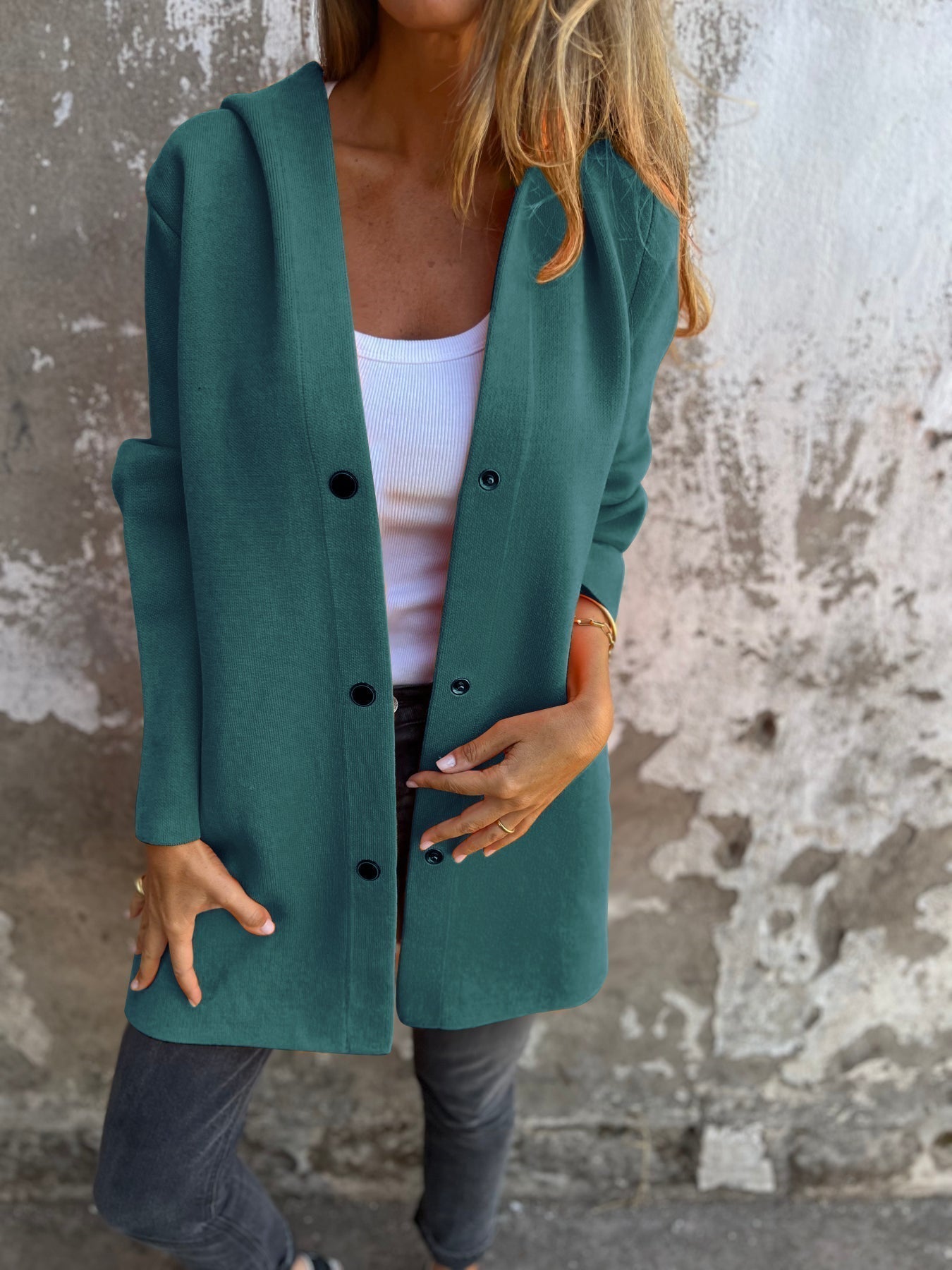 Giacca lunga con cappuccio Kathryn: leggera ed elegante, perfetta per la stagione di transizione femminile