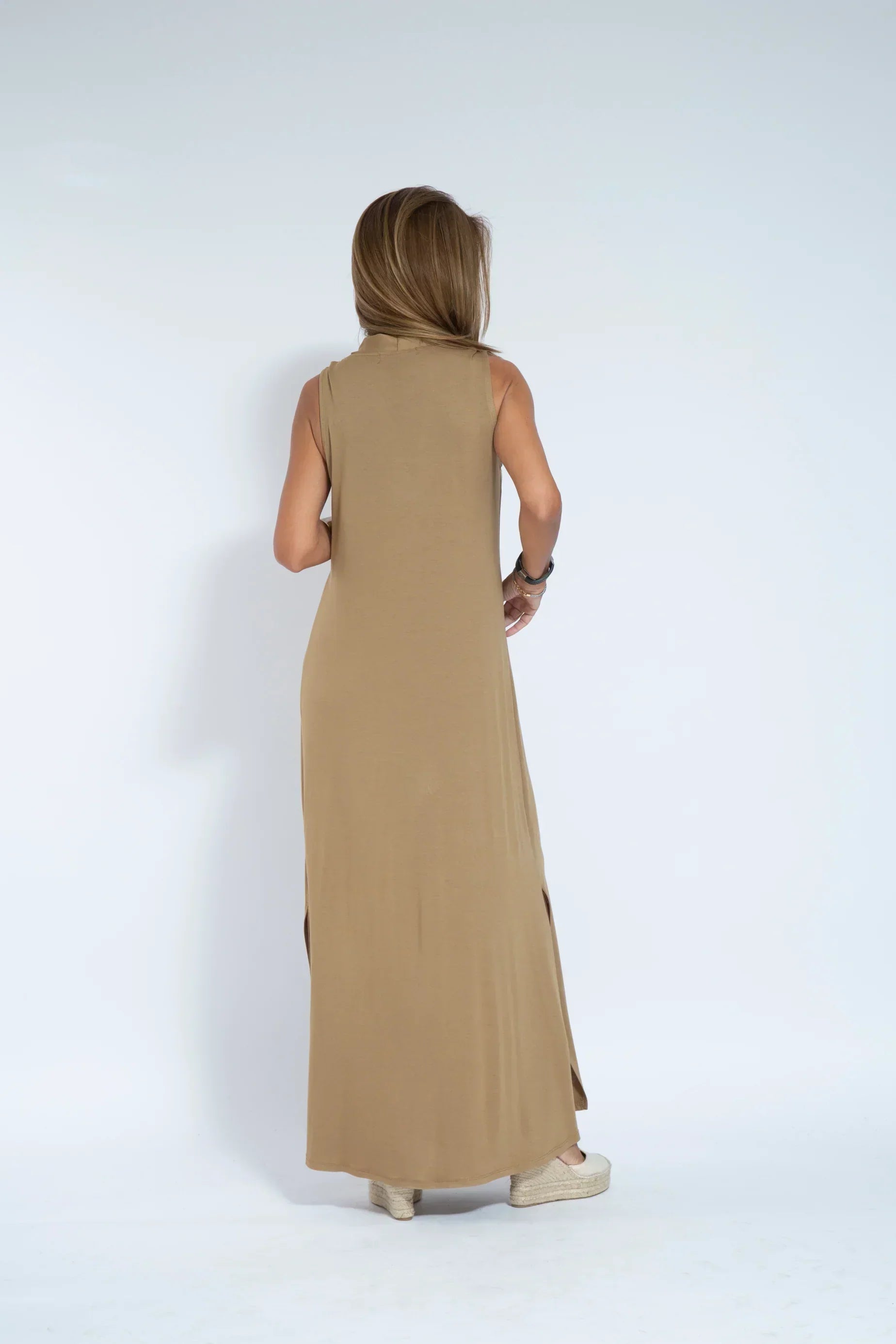 Completo da donna Ayania: elegante abito e gilet in cotone con vestibilità aderente ed effetto tubino