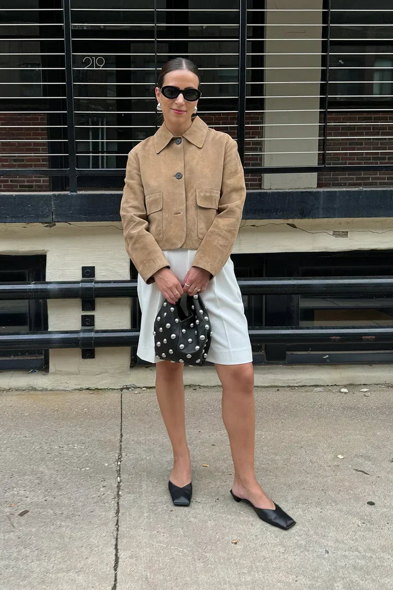 Giacca da donna Laurel - Corta in pelle scamosciata beige, elegante, minimalista e urbana