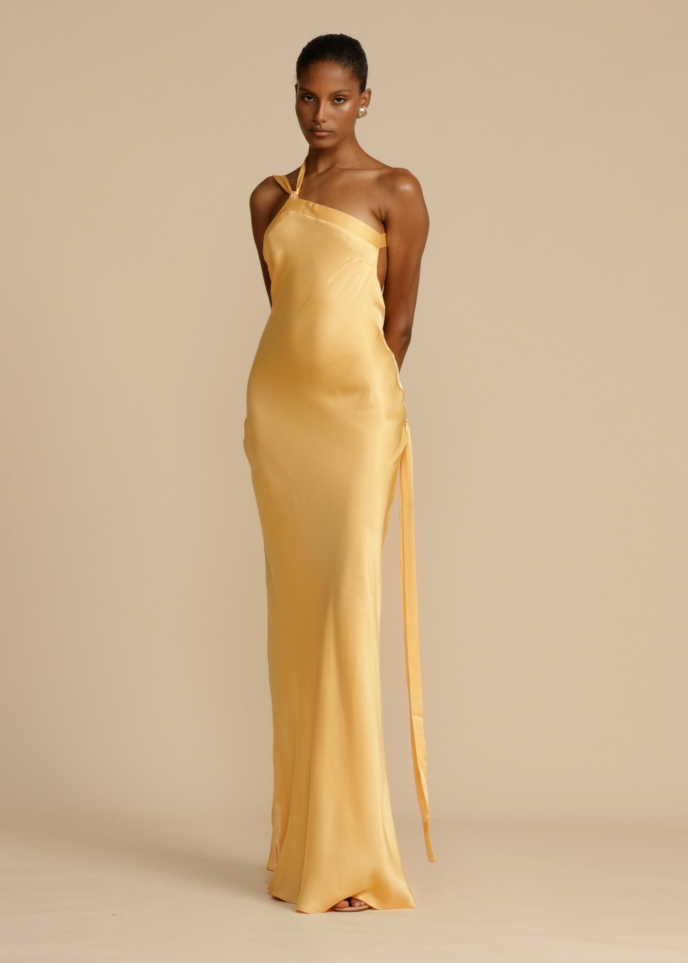 Elena Robe Longue Femme – Robe de Soirée en Satin de Soie avec Dos Nu & Encolure Asymétrique